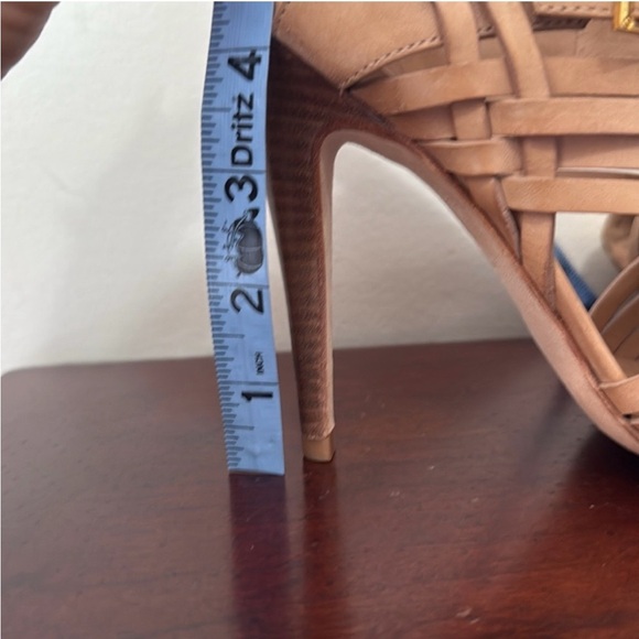 Tory Burch Tan Woven Heels - Picture 10 of 11